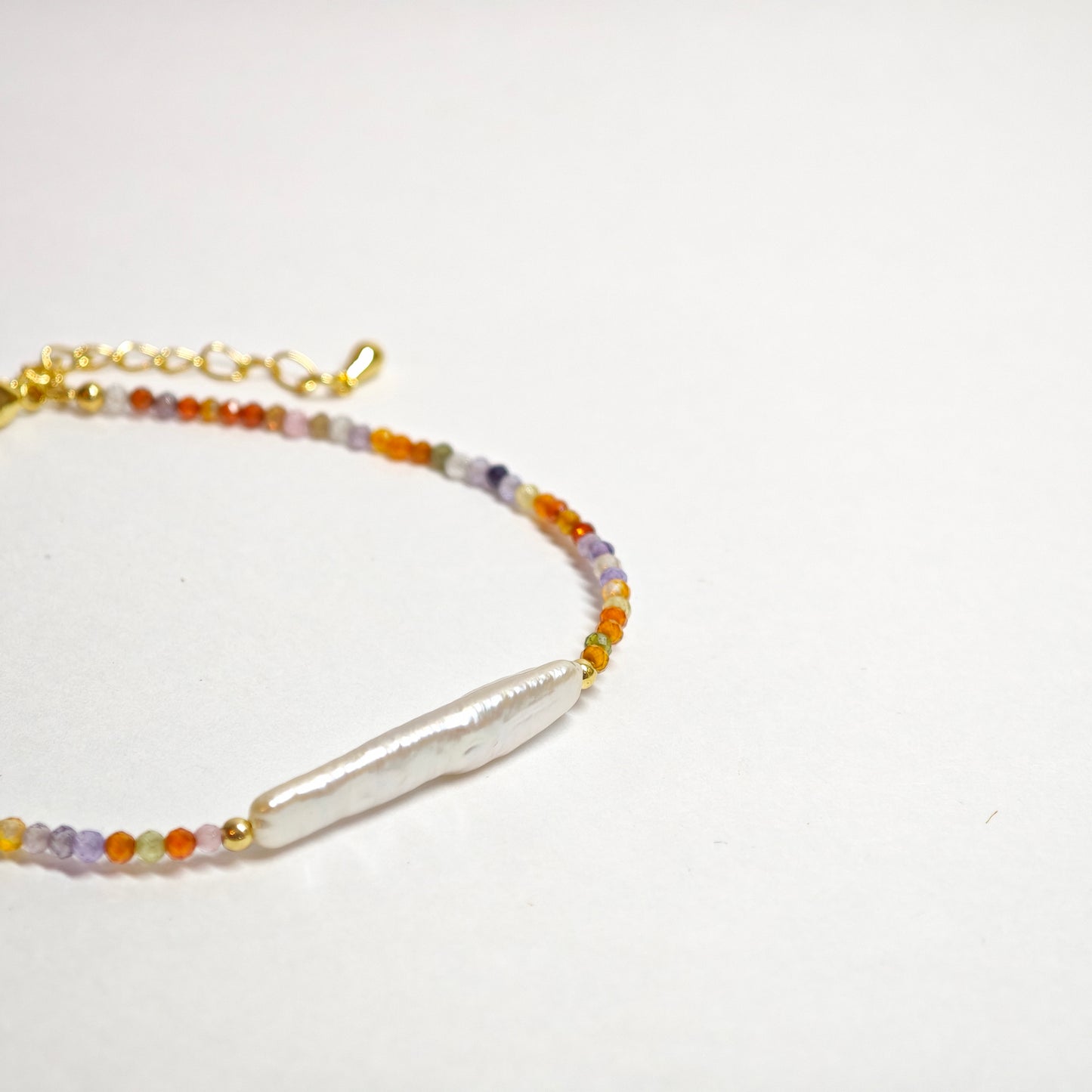 Buntes Zirkon-Barockperlenarmband