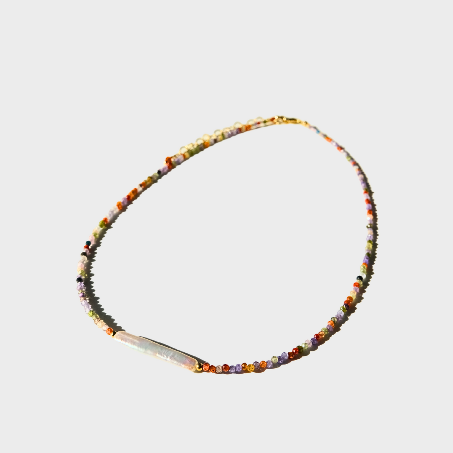 farbige Zirkonkette mit Barockperle