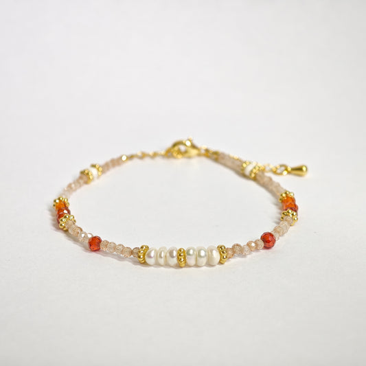 Zirkonarmband mit rotem Achat und Perlen