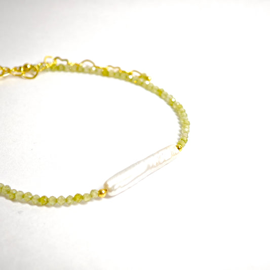 Grünes Zirkonarmband mit Barockperle