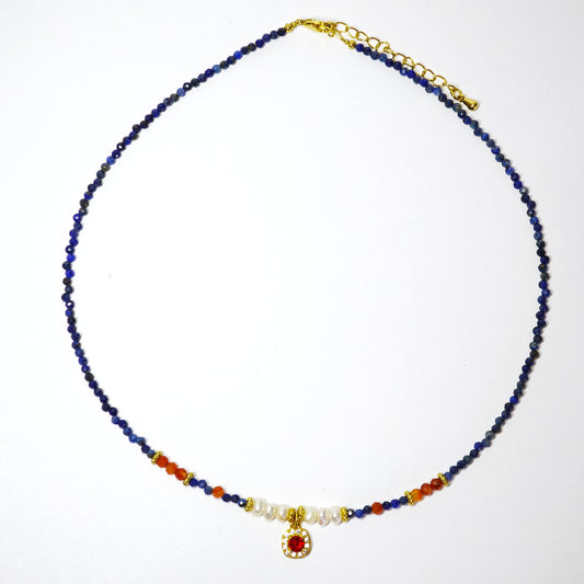 Lapislazuli-Halskette mit rotem Achat und Perlen