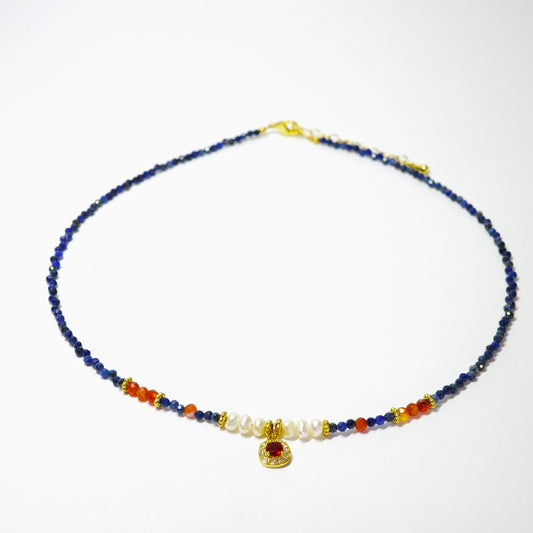 Lapislazuli-Halskette mit rotem Achat und Perlen